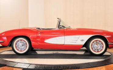 Chevrolet-Corvette-1961-Convertible-7