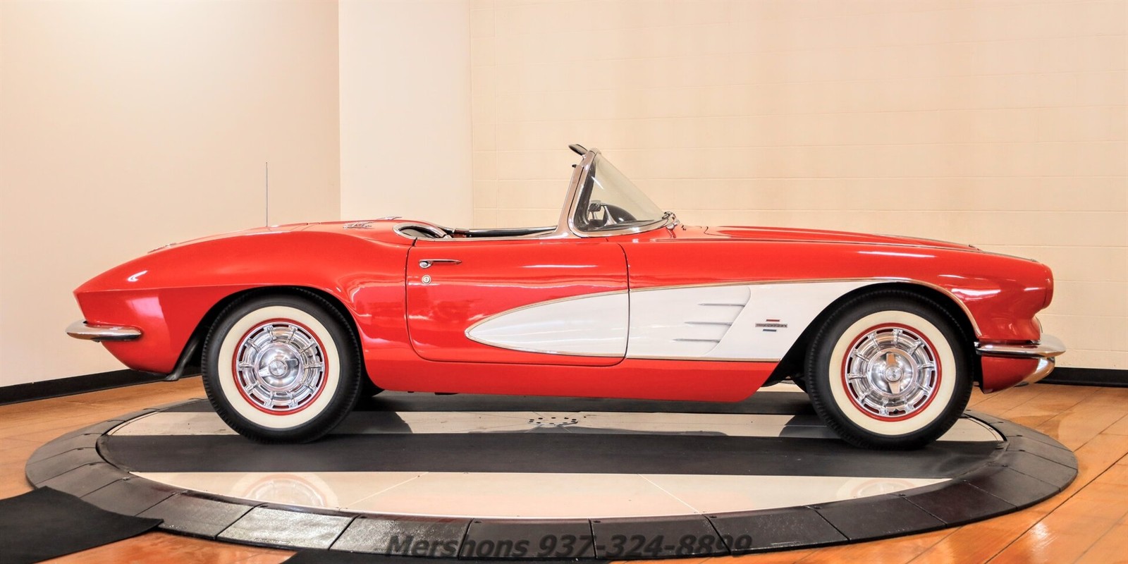 Chevrolet-Corvette-1961-Convertible-7