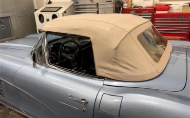 Chevrolet-Corvette-1962-BLUE-BLACK-3