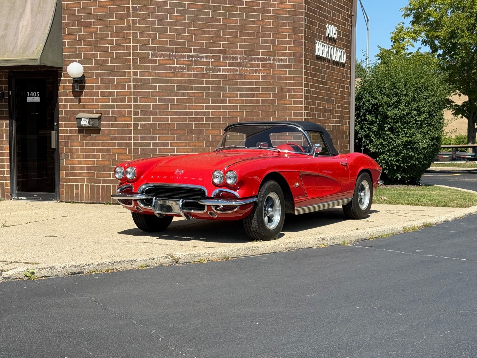 Chevrolet-Corvette-1962-Convertible-1