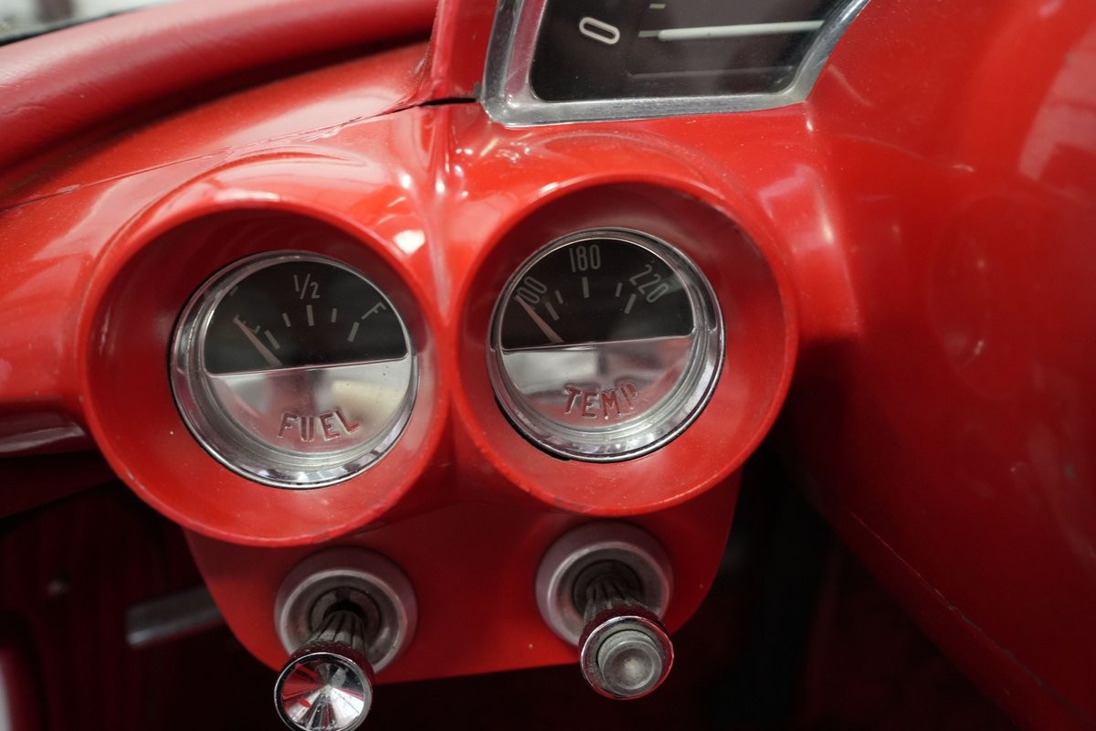 Chevrolet-Corvette-1962-Convertible-20