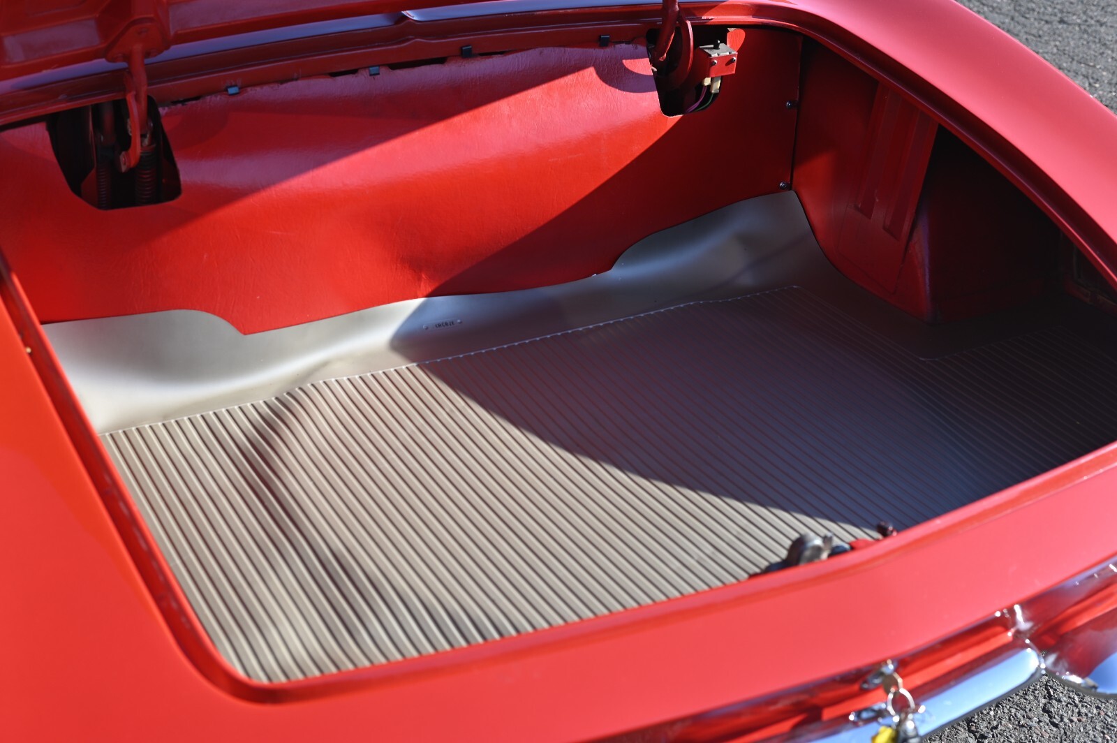 Chevrolet-Corvette-1962-Convertible-23