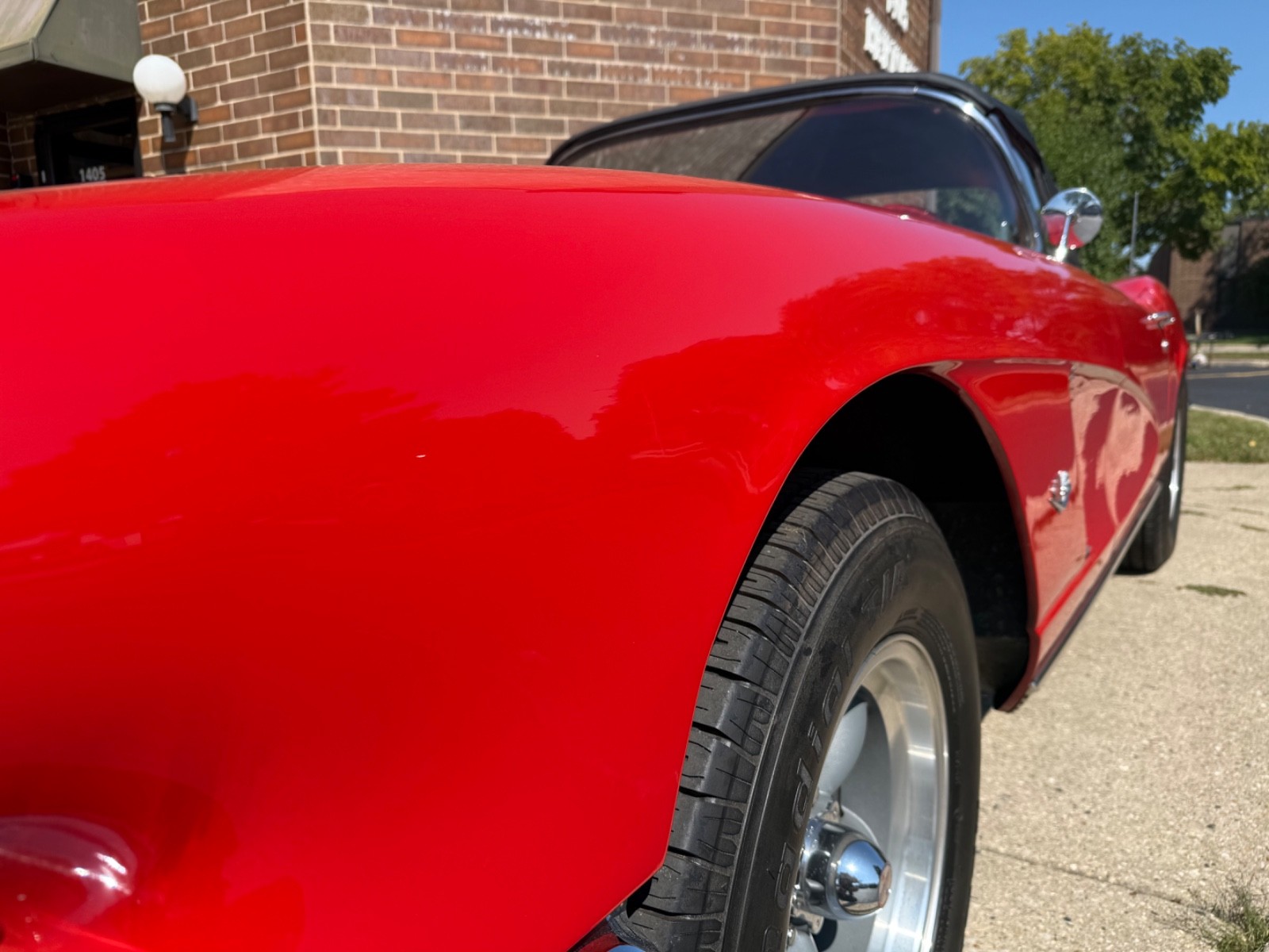 Chevrolet-Corvette-1962-Convertible-3