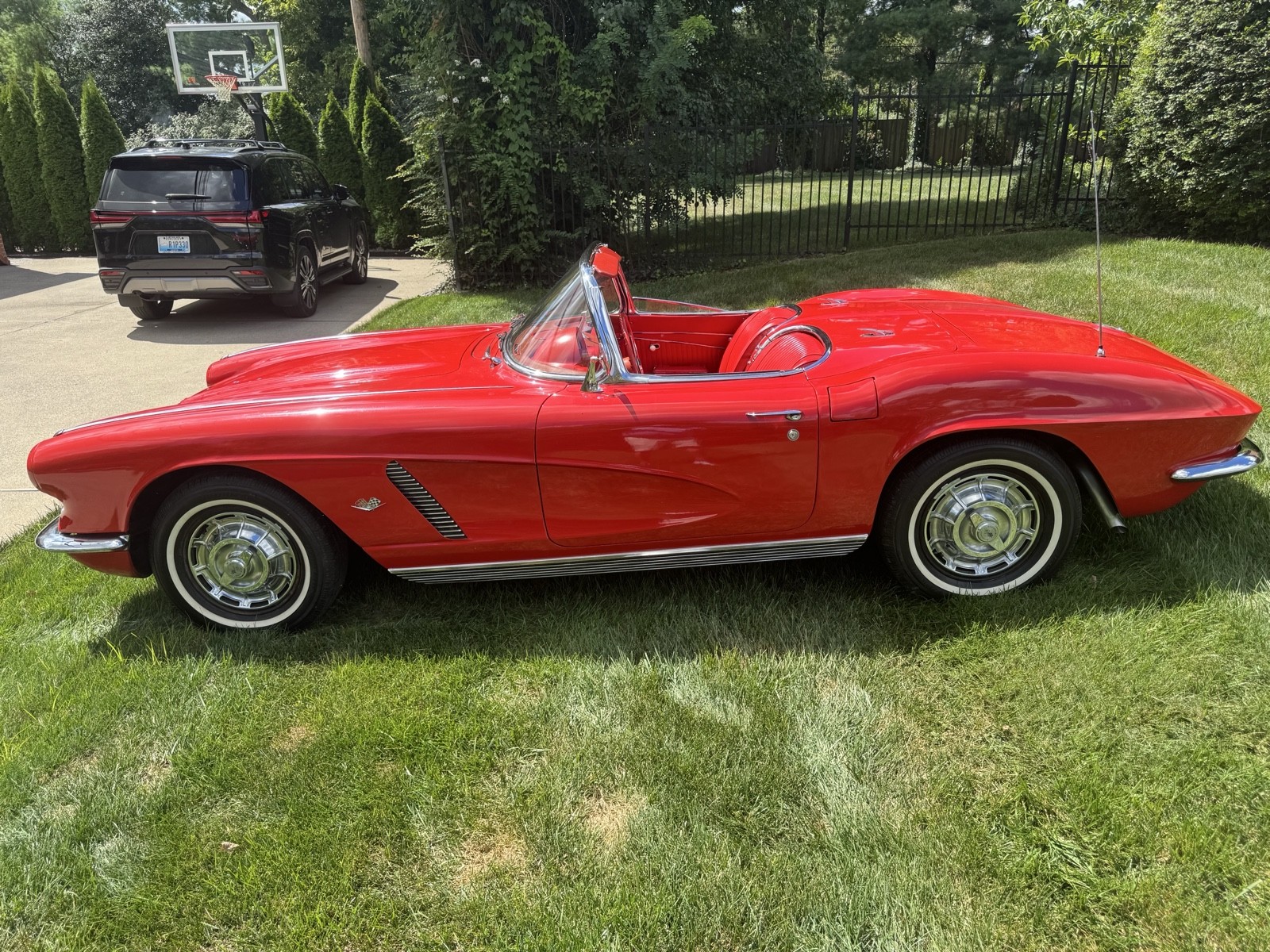 Chevrolet-Corvette-1962-Convertible-3