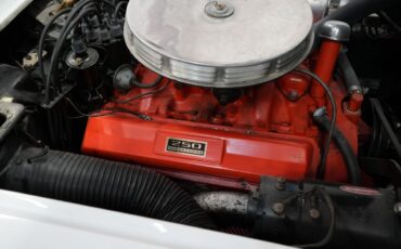 Chevrolet-Corvette-1962-Convertible-30