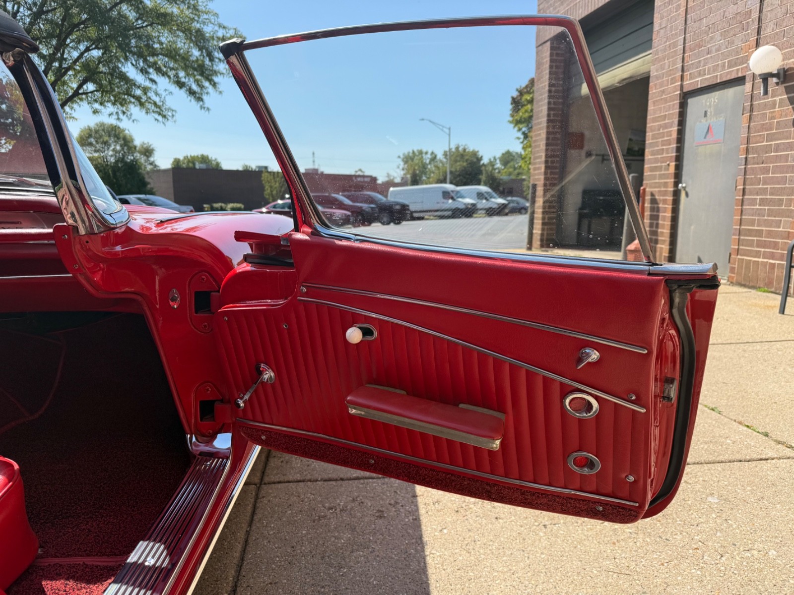 Chevrolet-Corvette-1962-Convertible-30