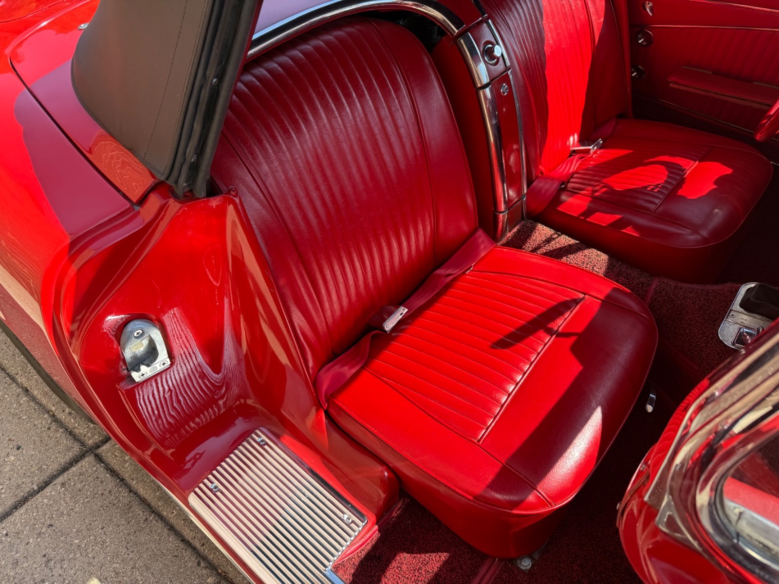 Chevrolet-Corvette-1962-Convertible-32