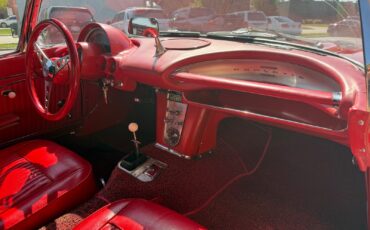 Chevrolet-Corvette-1962-Convertible-33