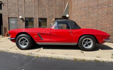 Chevrolet-Corvette-1962-Convertible-4