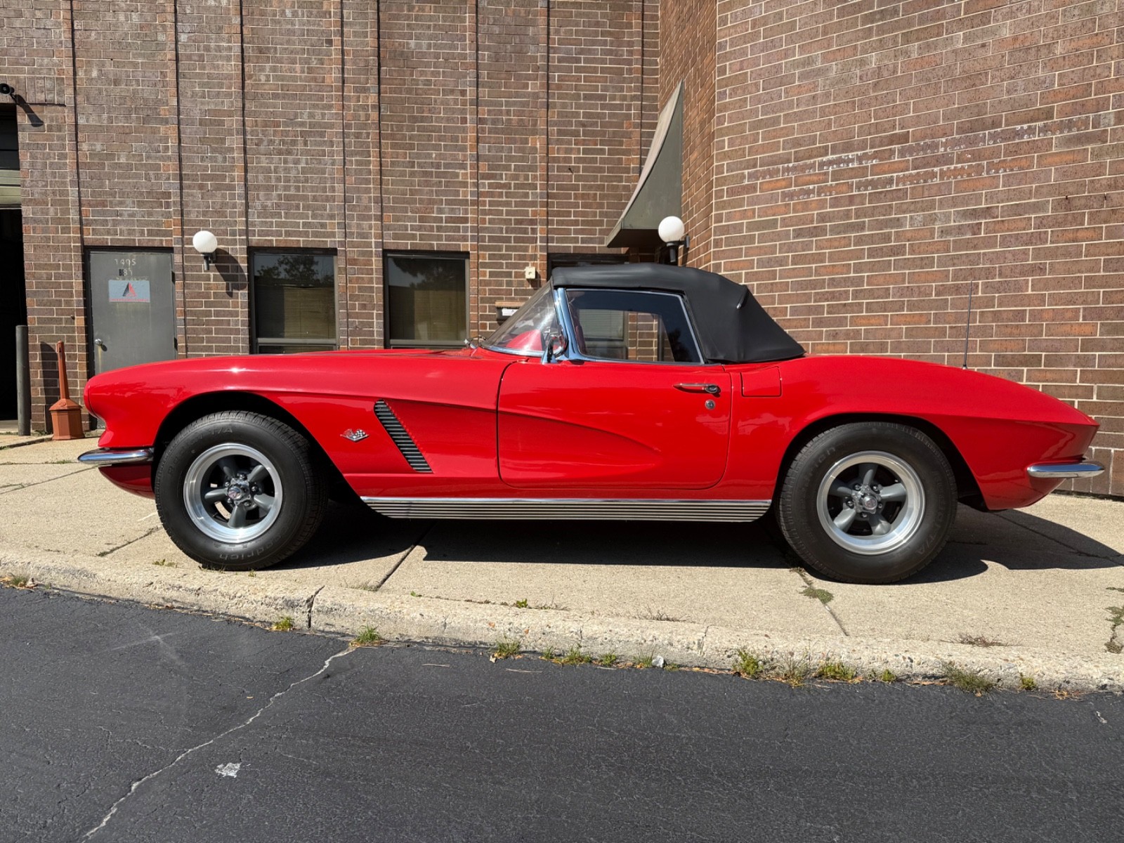 Chevrolet-Corvette-1962-Convertible-4