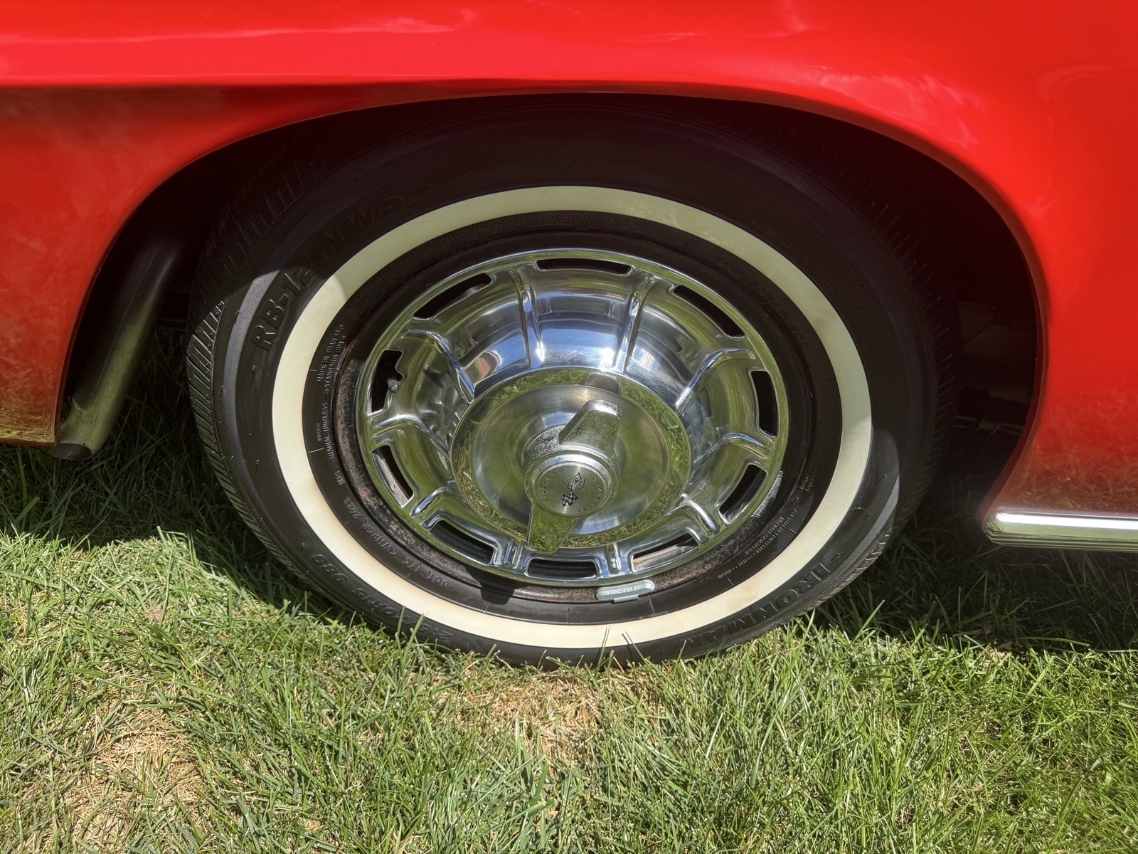 Chevrolet-Corvette-1962-Convertible-4