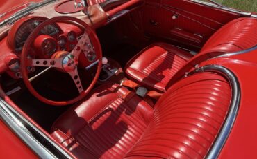 Chevrolet-Corvette-1962-Convertible-7