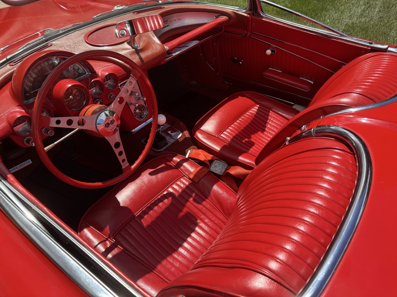 Chevrolet-Corvette-1962-Convertible-7