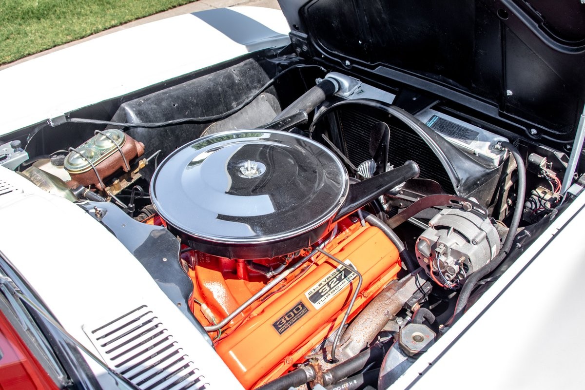 Chevrolet-Corvette-1963-12