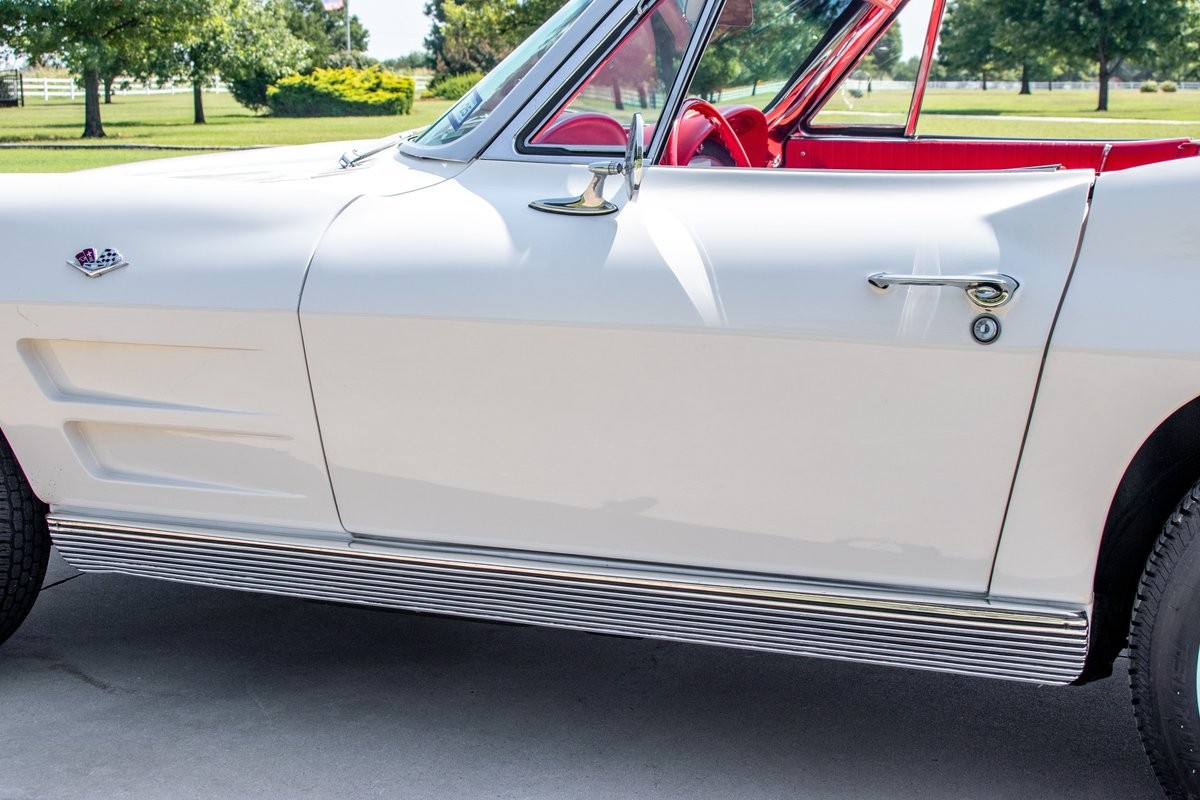 Chevrolet-Corvette-1963-14