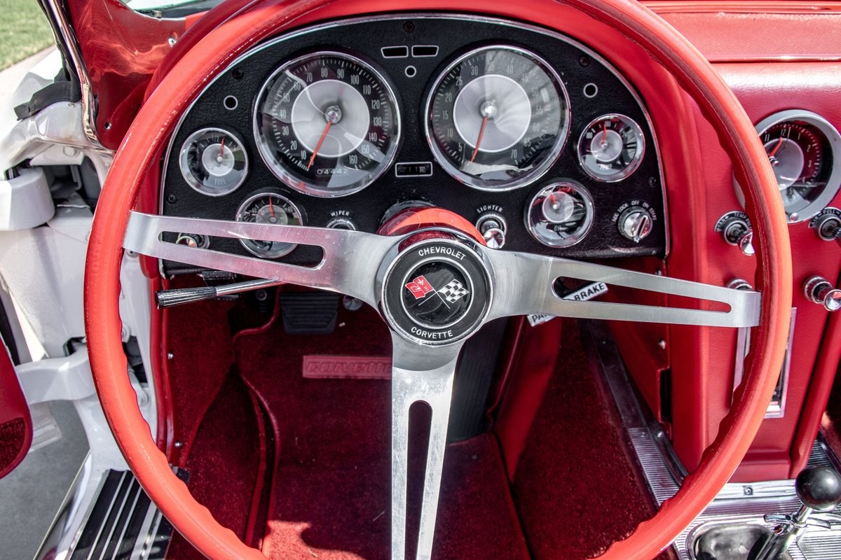 Chevrolet-Corvette-1963-24