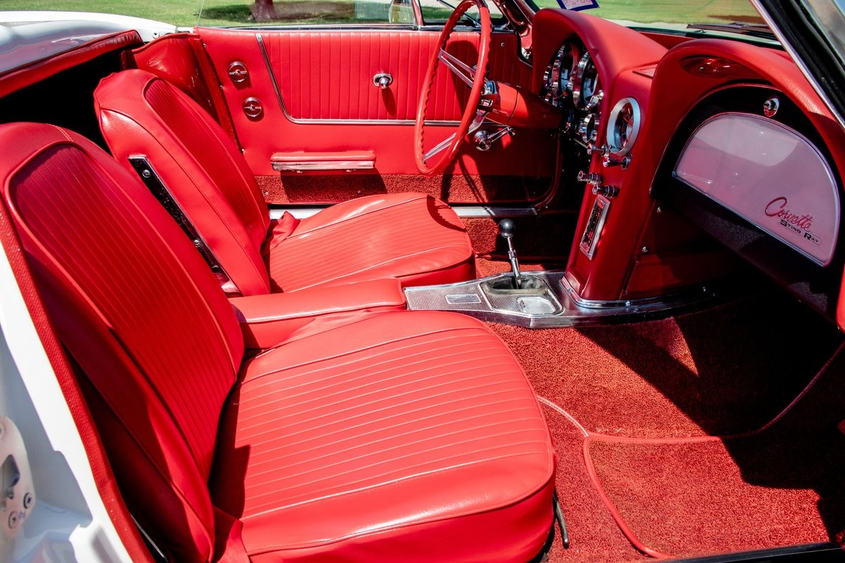 Chevrolet-Corvette-1963-30