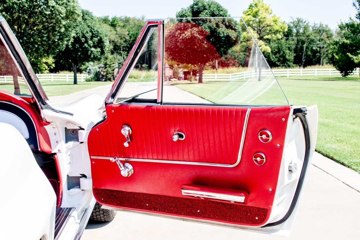 Chevrolet-Corvette-1963-32
