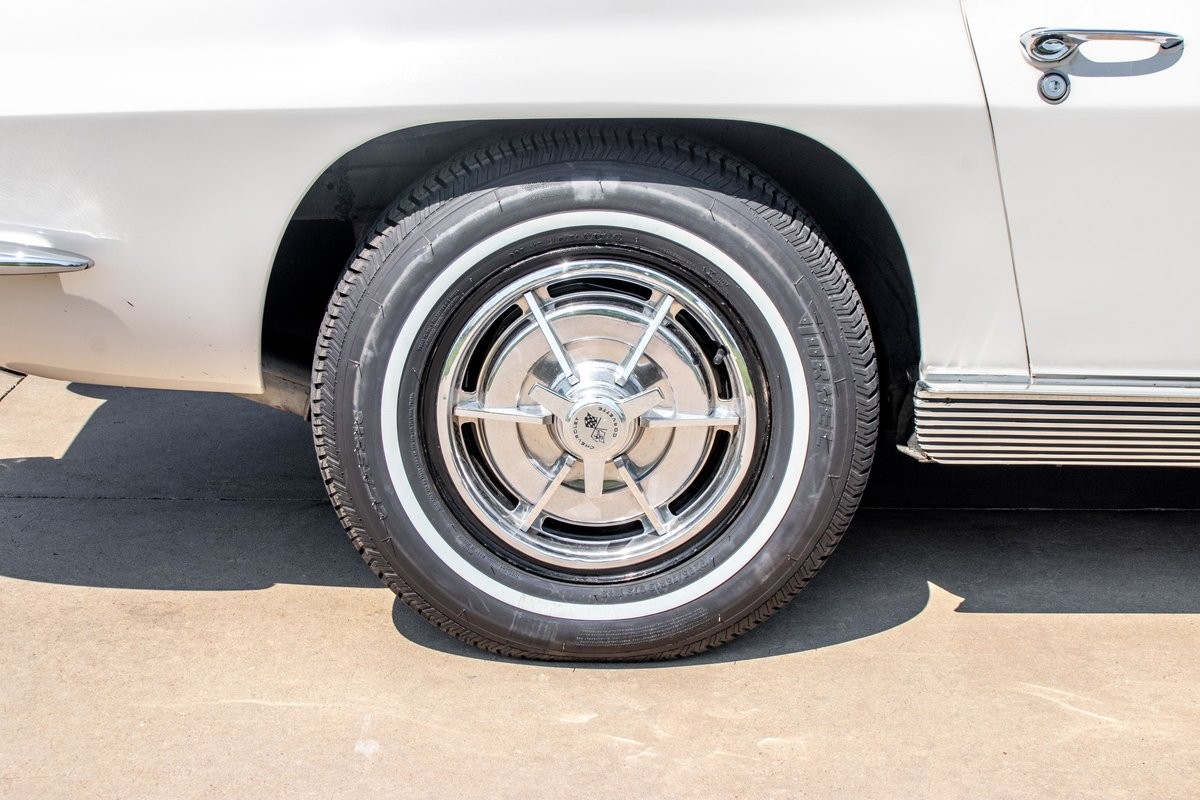 Chevrolet-Corvette-1963-5
