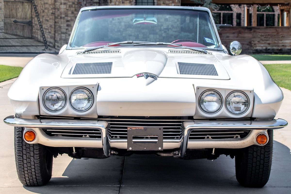 Chevrolet-Corvette-1963-6