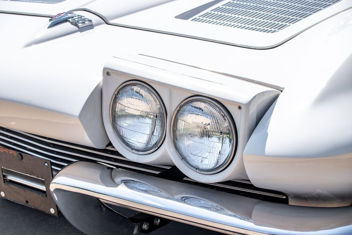 Chevrolet-Corvette-1963-8
