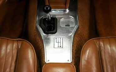 Chevrolet-Corvette-1963-Tuxedo-Black-Saddle-Tan-11