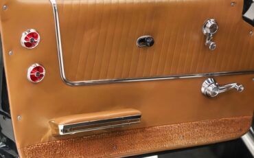 Chevrolet-Corvette-1963-Tuxedo-Black-Saddle-Tan-15