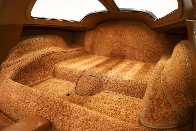 Chevrolet-Corvette-1963-Tuxedo-Black-Saddle-Tan-19