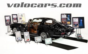 Chevrolet-Corvette-1963-Tuxedo-Black-Saddle-Tan-27