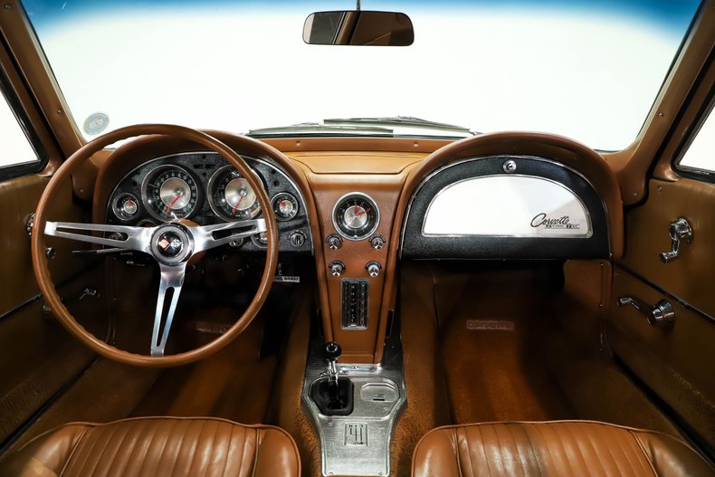 Chevrolet-Corvette-1963-Tuxedo-Black-Saddle-Tan-35