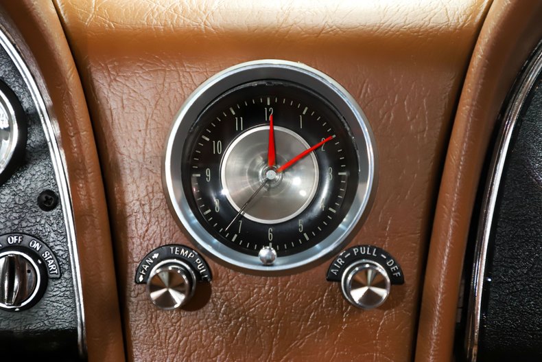 Chevrolet-Corvette-1963-Tuxedo-Black-Saddle-Tan-36