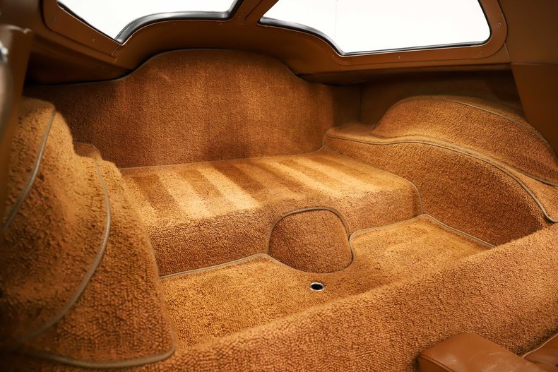 Chevrolet-Corvette-1963-Tuxedo-Black-Saddle-Tan-4