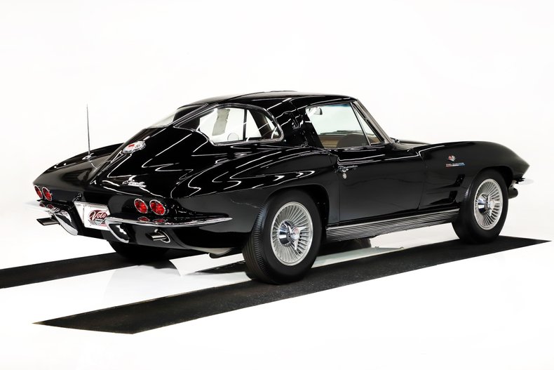 Chevrolet-Corvette-1963-Tuxedo-Black-Saddle-Tan-40
