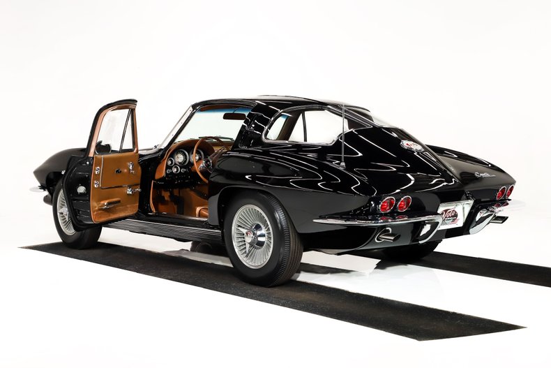 Chevrolet-Corvette-1963-Tuxedo-Black-Saddle-Tan-44