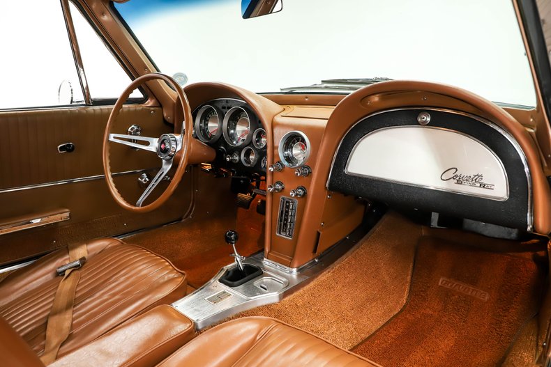 Chevrolet-Corvette-1963-Tuxedo-Black-Saddle-Tan-46