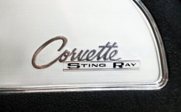 Chevrolet-Corvette-1963-Tuxedo-Black-Saddle-Tan-47