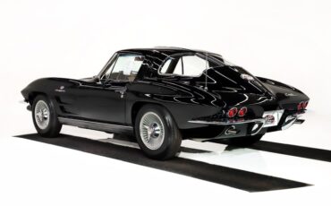 Chevrolet-Corvette-1963-Tuxedo-Black-Saddle-Tan-5