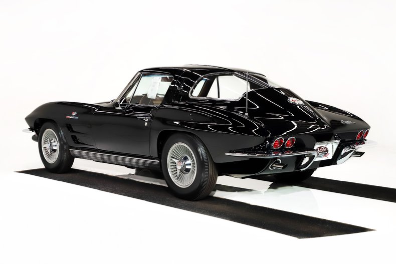 Chevrolet-Corvette-1963-Tuxedo-Black-Saddle-Tan-5