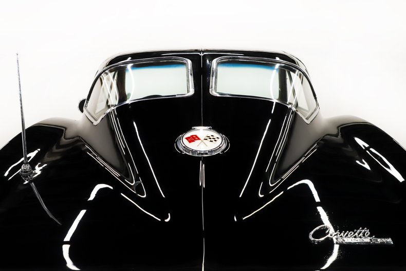 Chevrolet-Corvette-1963-Tuxedo-Black-Saddle-Tan-9
