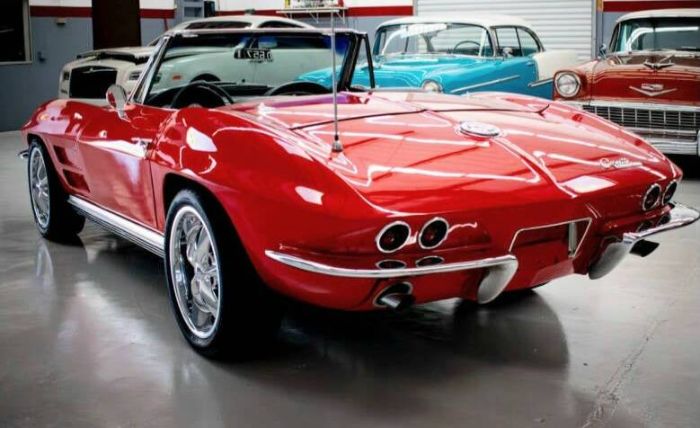 Chevrolet-Corvette-1964-1