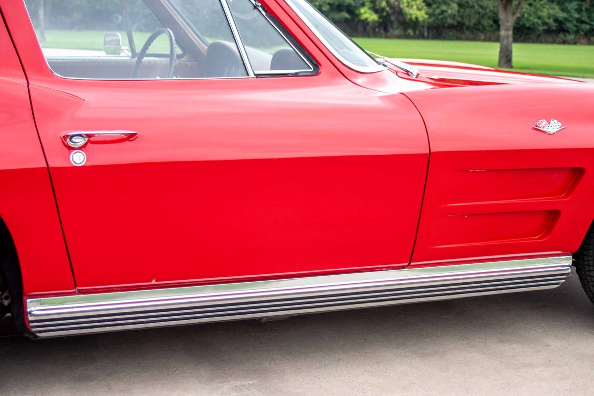 Chevrolet-Corvette-1964-11