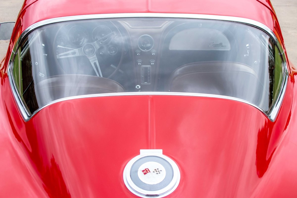 Chevrolet-Corvette-1964-13