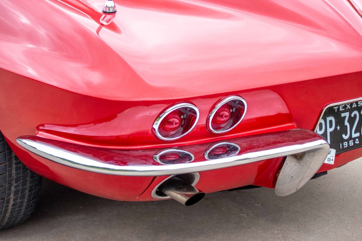 Chevrolet-Corvette-1964-15
