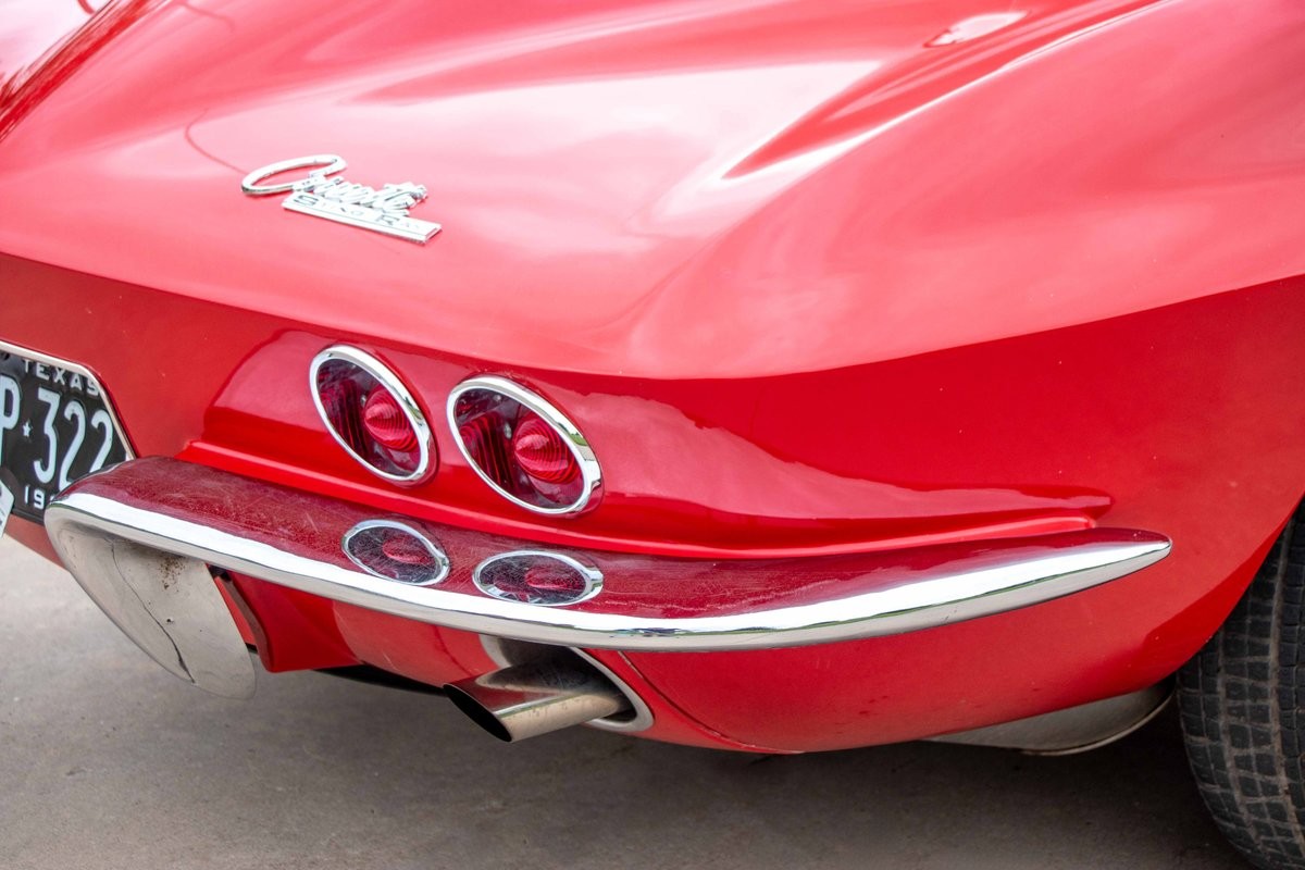 Chevrolet-Corvette-1964-16