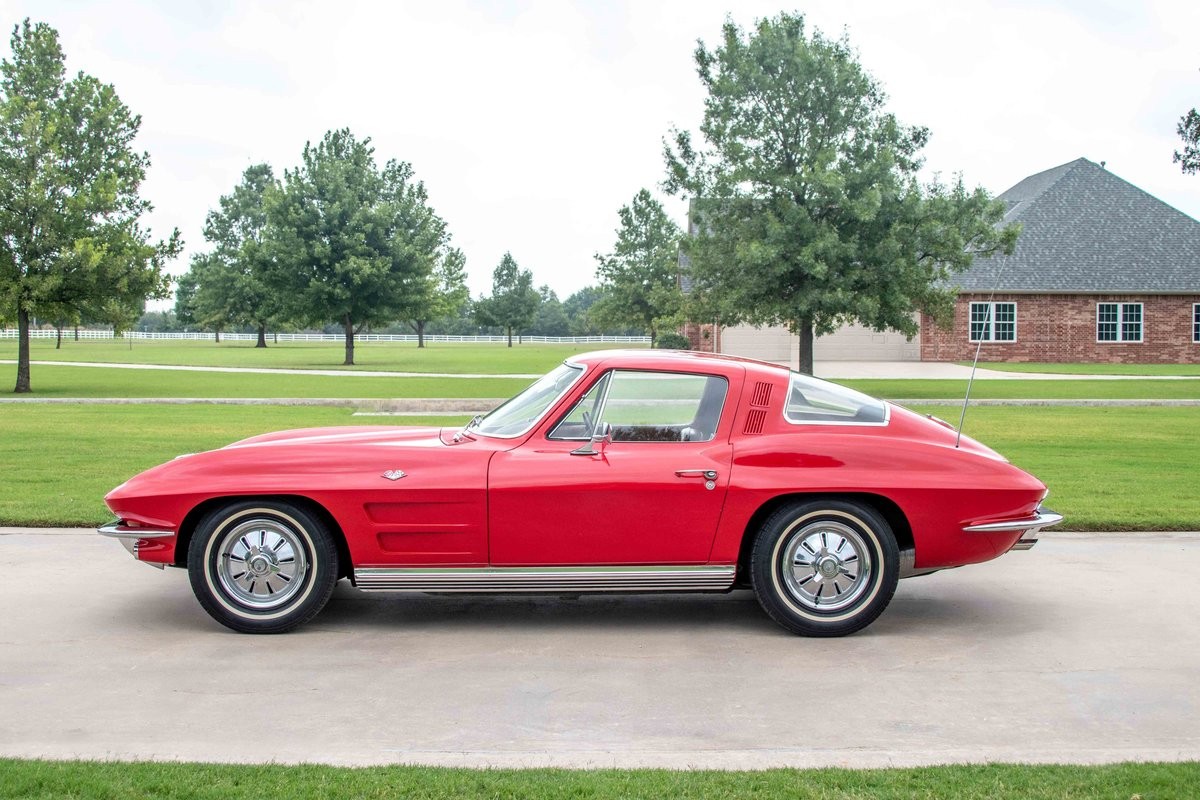 Chevrolet-Corvette-1964-2