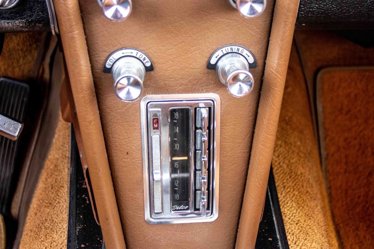 Chevrolet-Corvette-1964-28