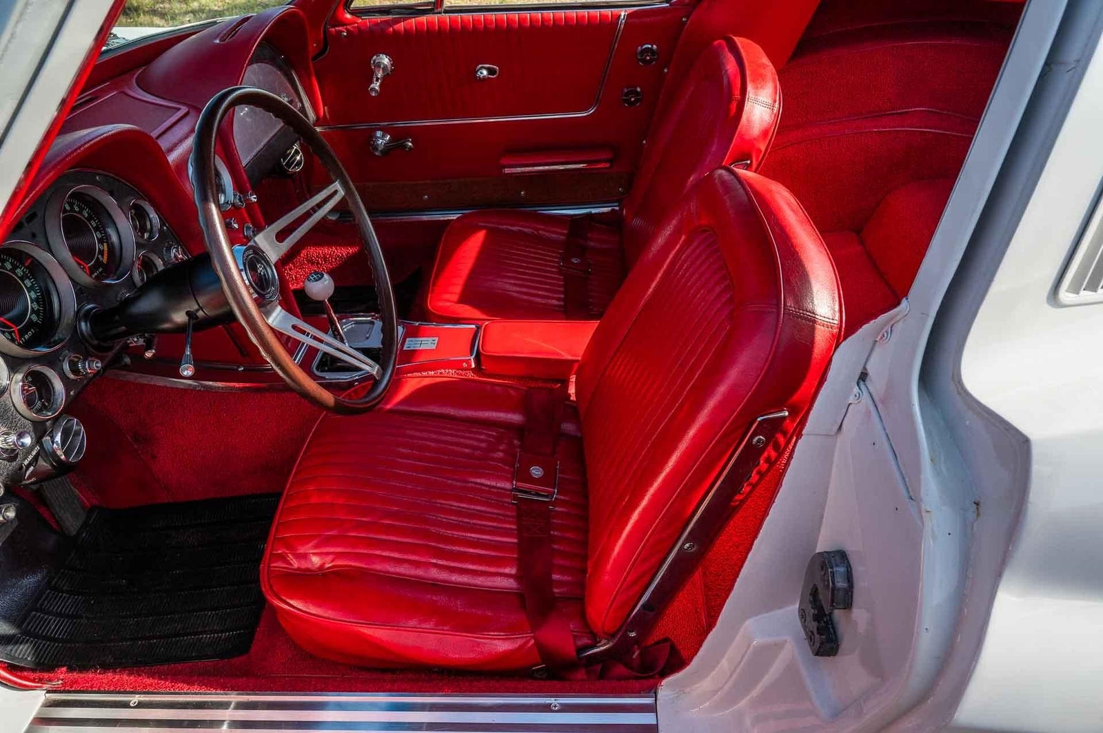 Chevrolet-Corvette-1964-2d-2-Door-Hard-TOP-11