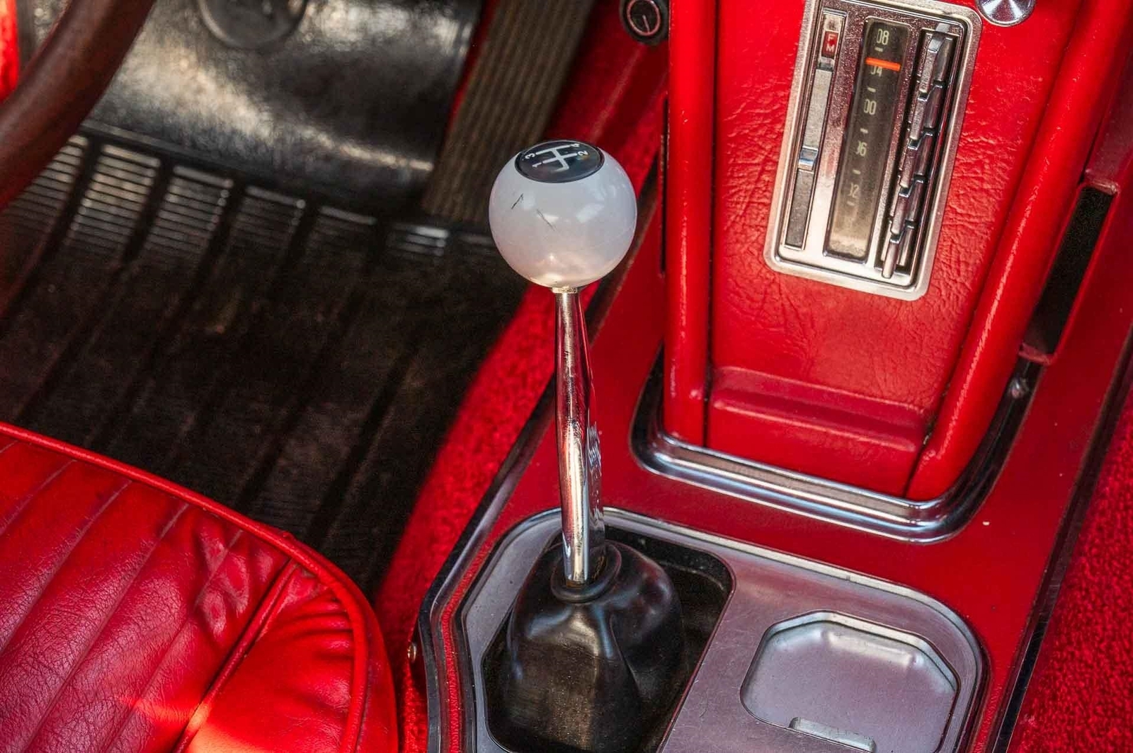 Chevrolet-Corvette-1964-2d-2-Door-Hard-TOP-38