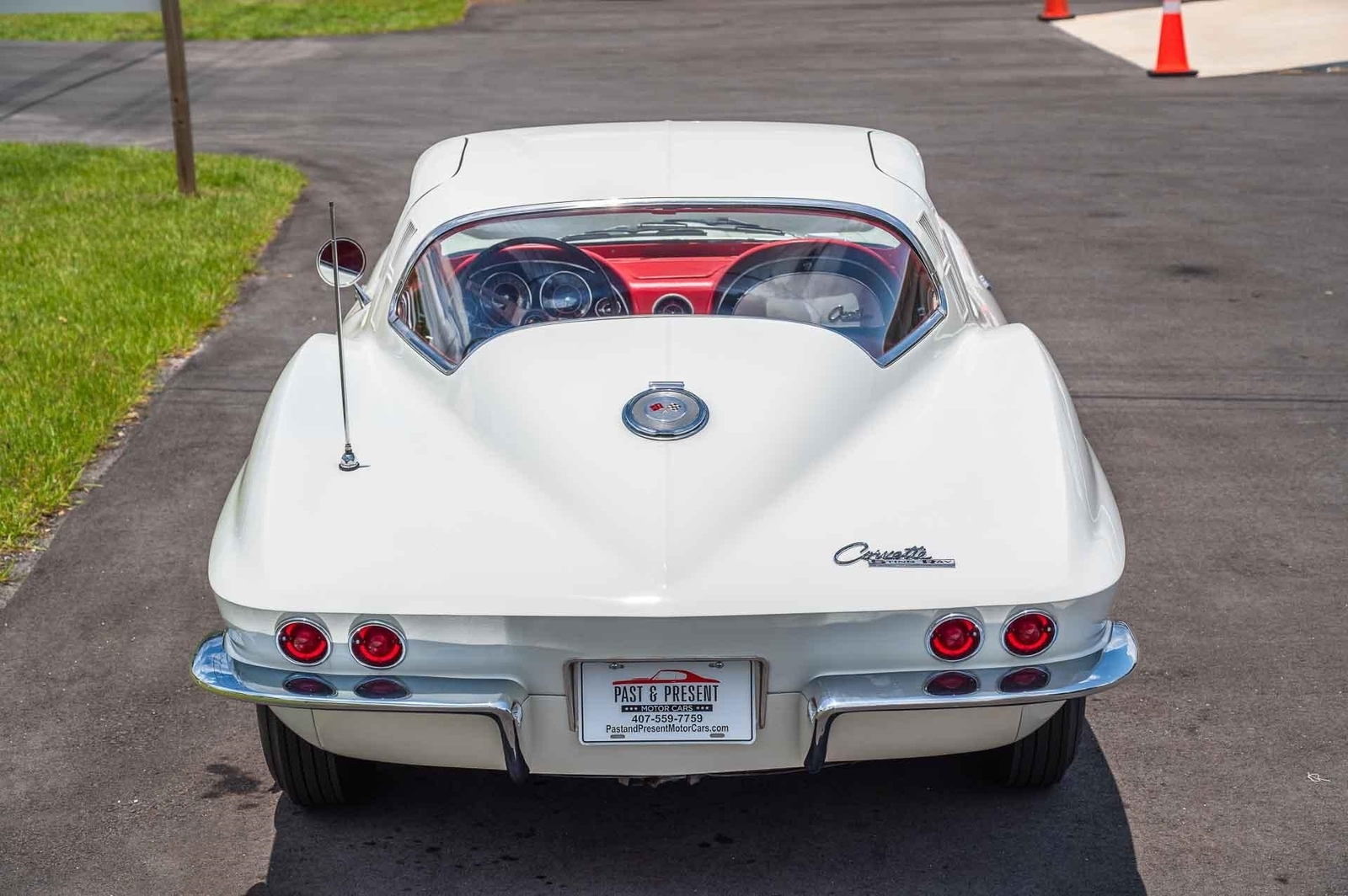 Chevrolet-Corvette-1964-2d-2-Door-Hard-TOP-4
