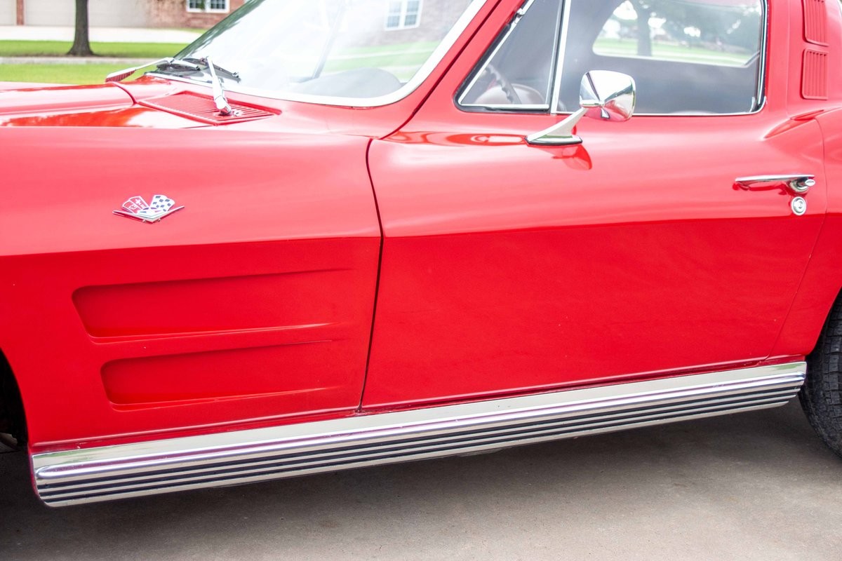Chevrolet-Corvette-1964-3